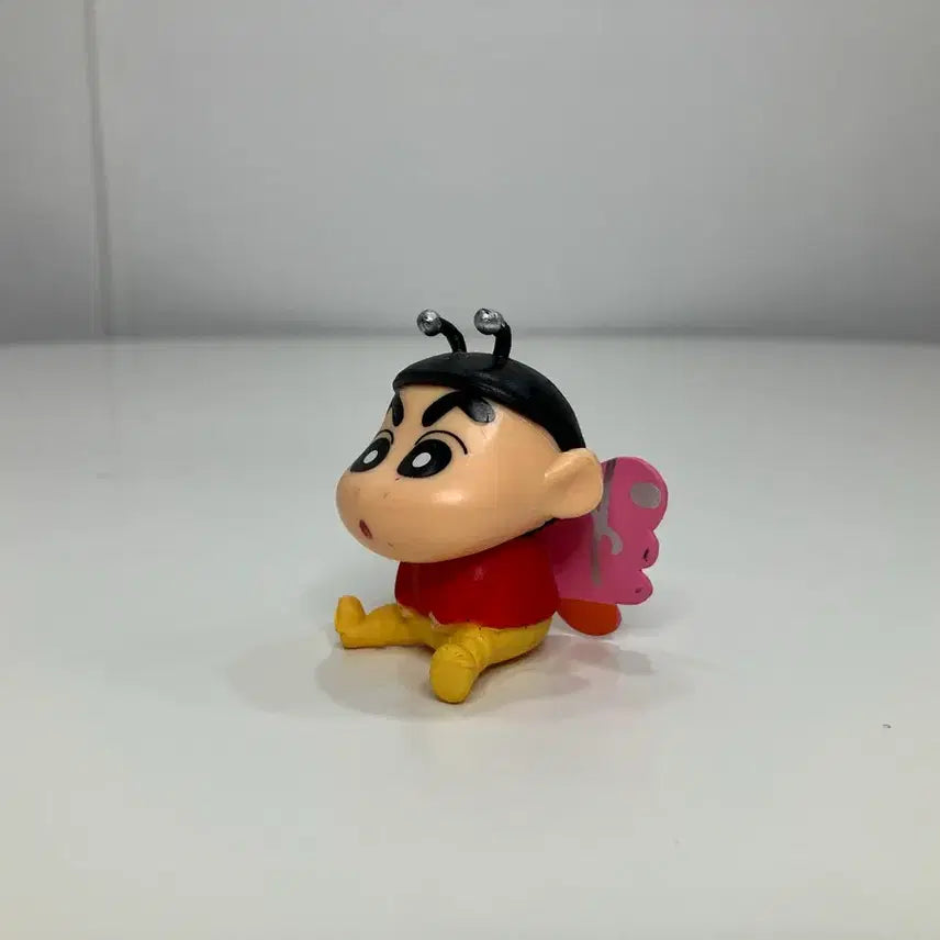 [BUNJANG] Crayon Shin-chan Gachapon Figure / 짱구 가챠 피규어 나비