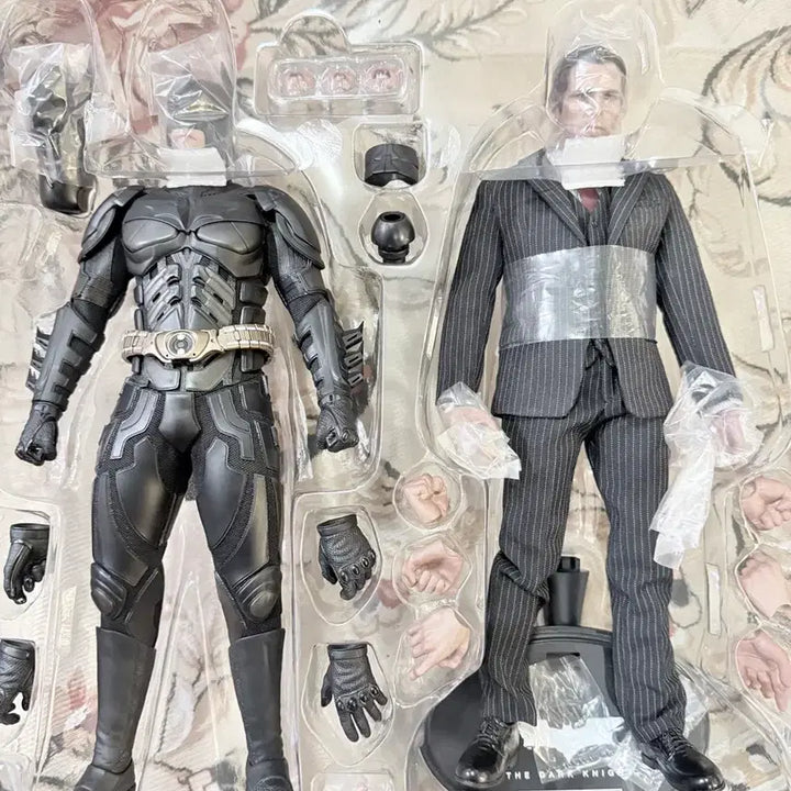 [BUNJANG] Hot Toys Armory (Damaged Box) Batman Accessories / 핫토이 아머리 약하자품 판매 내용필독