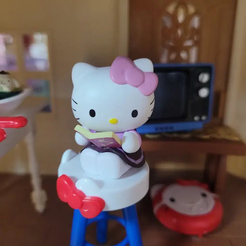[BUNJANG] Kitty Wizard Figure / 키티 마법사 피규어