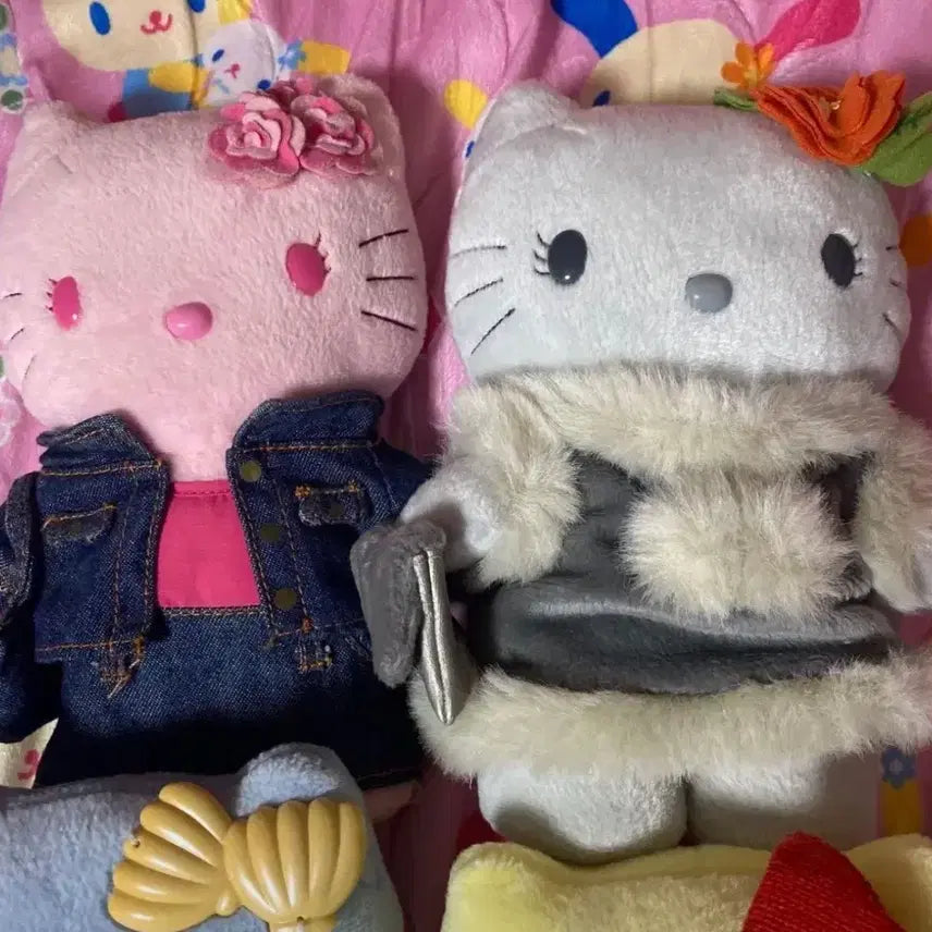 [BUNJANG] Japanese Happy Meal Classic Kitty Dolls - Spring, Summer, Autumn, Winter Bundle / 일본 해피밀 춘하추동 고전키티 인형 일괄