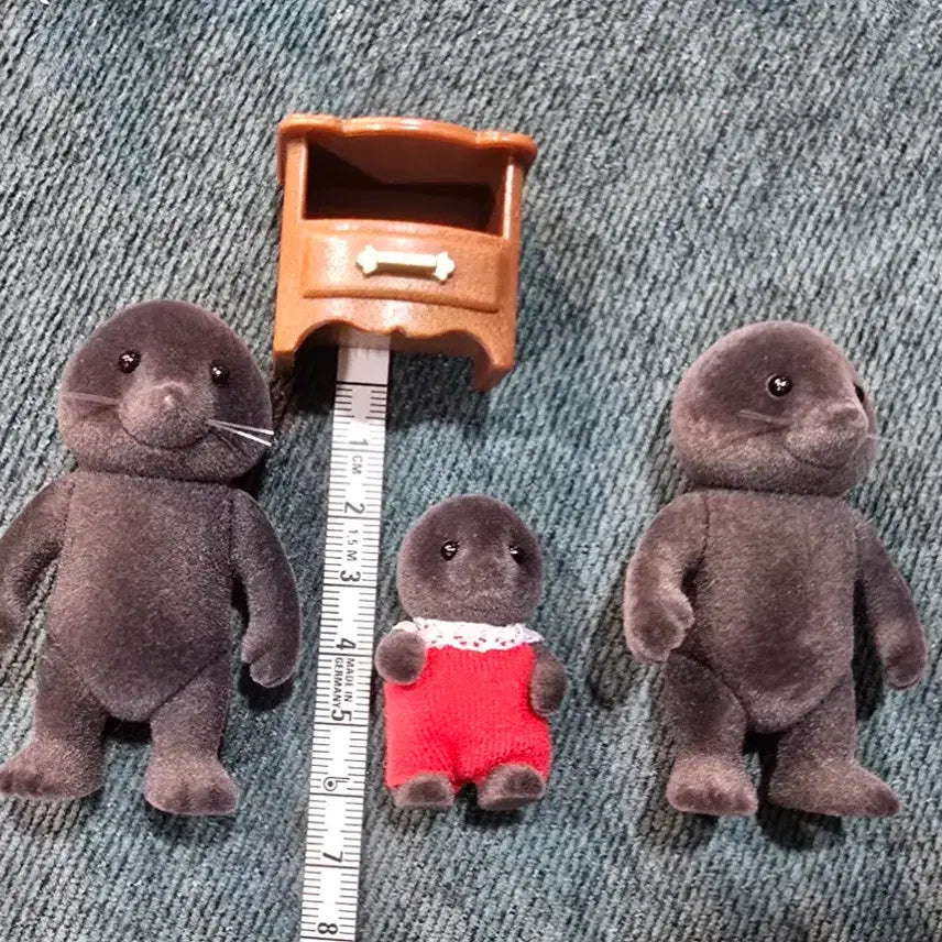 [BUNJANG] Sylvanian Families Mole Family 3 Figures + Bed Furniture Set / 실바니안 두더지 3마리 + 침대 가구