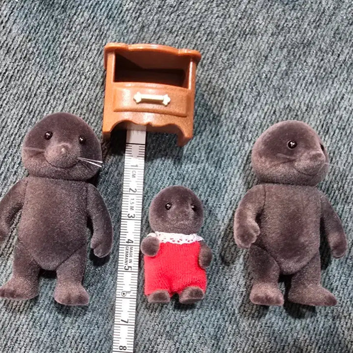 [BUNJANG] Sylvanian Families Mole Family 3 Figures + Bed Furniture Set / 실바니안 두더지 3마리 + 침대 가구