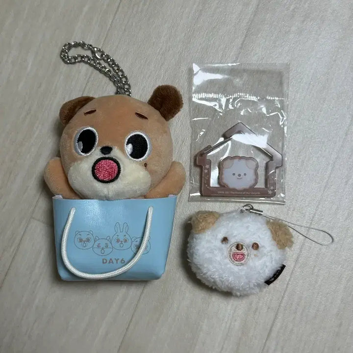 [BUNJANG] TWICE DAHYUN Bundle Set Keychain, Charm, Carabiner / 일괄) 돈 일본 백참, 돈 페이스키링, 데식팝업카라비너 (원가이하)