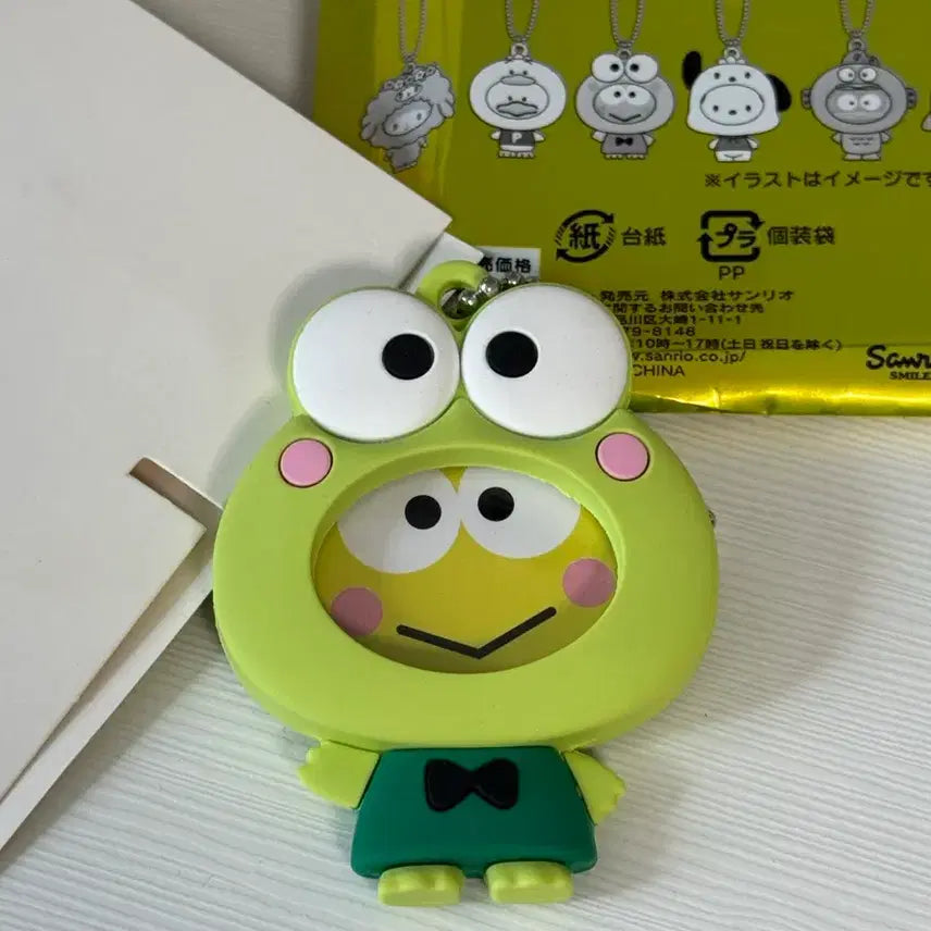 [BUNJANG] Sanrio Keropi Photo Badge Keychain / 산리오 포토뱃지 키링 케로피 양도