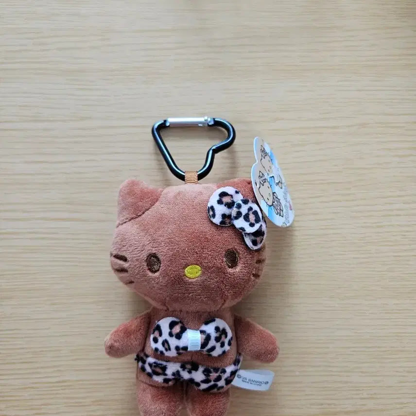 [BUNJANG] Tanning Hello Kitty Charm Keychain / 태닝키티 키링 새상품