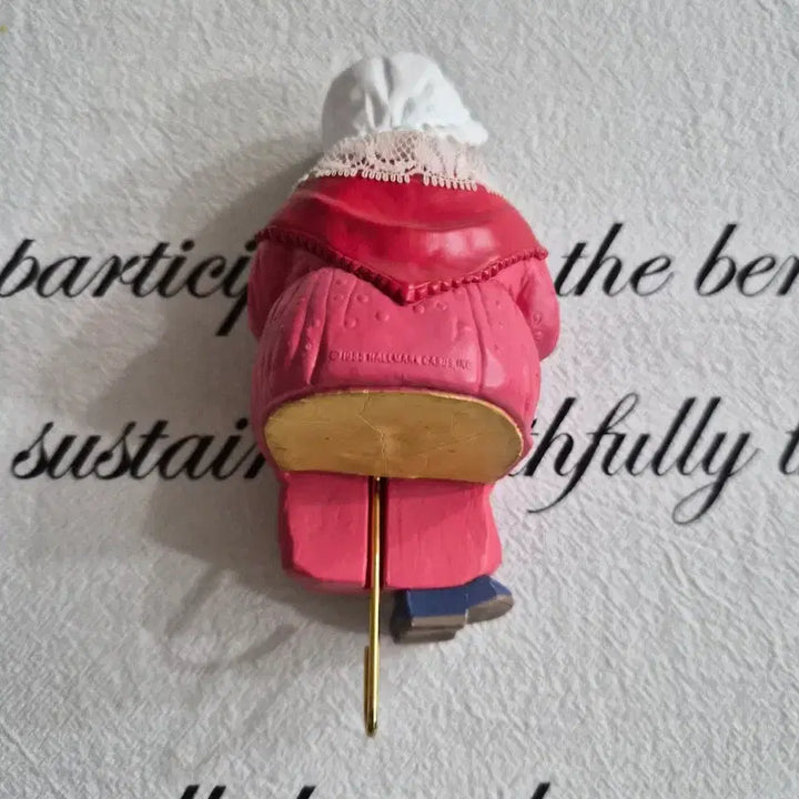 [BUNJANG] Hallmark Mrs. Santa Knitting Stocking Holder / 홀마크 미세스 산타 스타킹 홀더