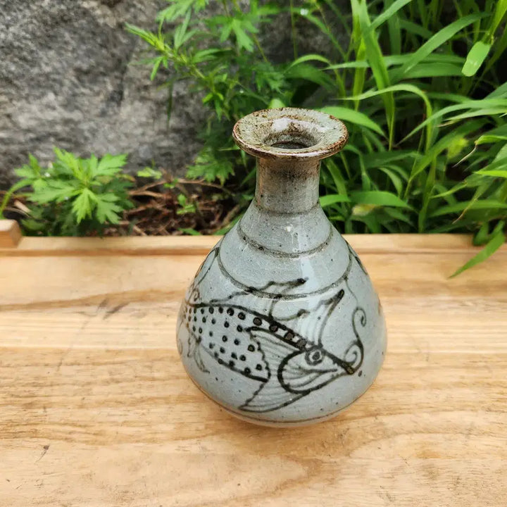 [BUNJANG] Buncheong Ware Iron-Painted Fish Decorated Bottle / 분청사기 철화 어문병