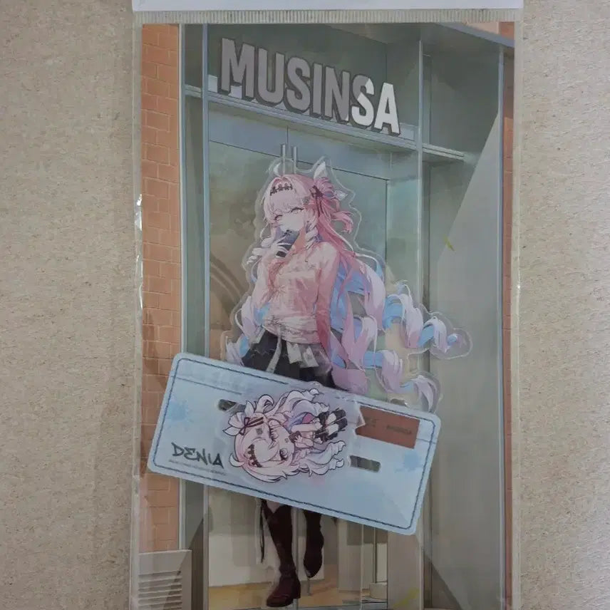[BUNJANG] Musinsa Denia Acrylic Stand &amp; Badge Set / 무신사 명조 데니아 아크릴 스탠드 뱃지 세트