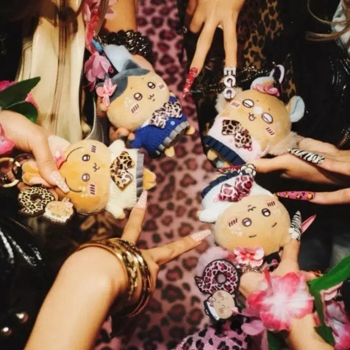 [BUNJANG] Chiikawa x Gyaru 9090 Momonga Mascot Keyring / 현물)) 치이카와 갸루 9090 모몽가 마스코트 키링