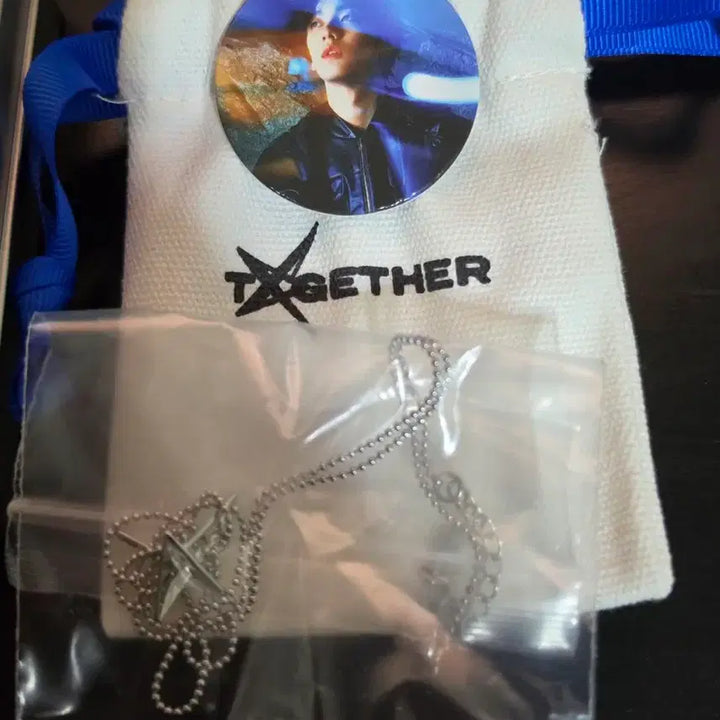 [BUNJANG] TXT Soobin Special Gift Tin Case + Necklace Set / 투바투 쇼케이스 수빈 역조공 틴케이스+목걸이 양도 미사용