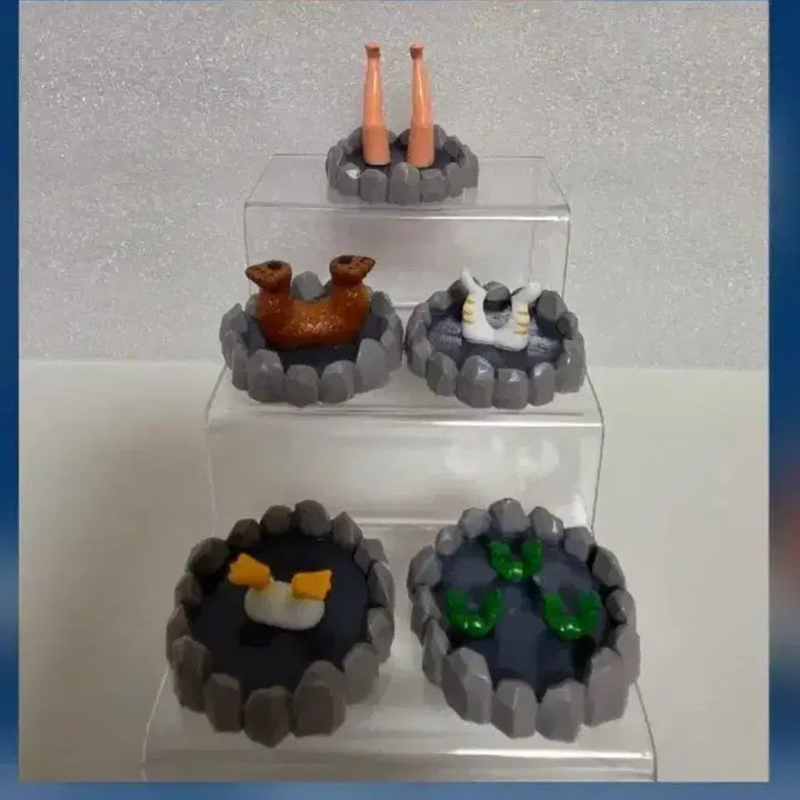 [BUNJANG] Water Legs Gacha Figures Set (2 Types) - New / 물속다리 가챠 피규어 2종일괄 사람,펭귄(새상품)