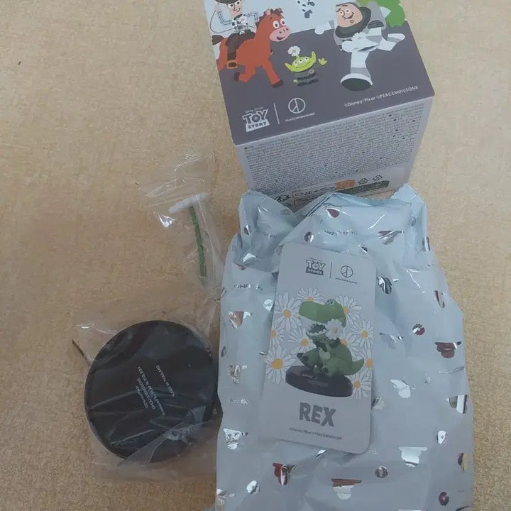 [BUNJANG] Toy Story Rex Figure / 현물 미개봉 토이스토리 피스마이너스원 더퍼스트팬 블라인드 피규어 렉스
