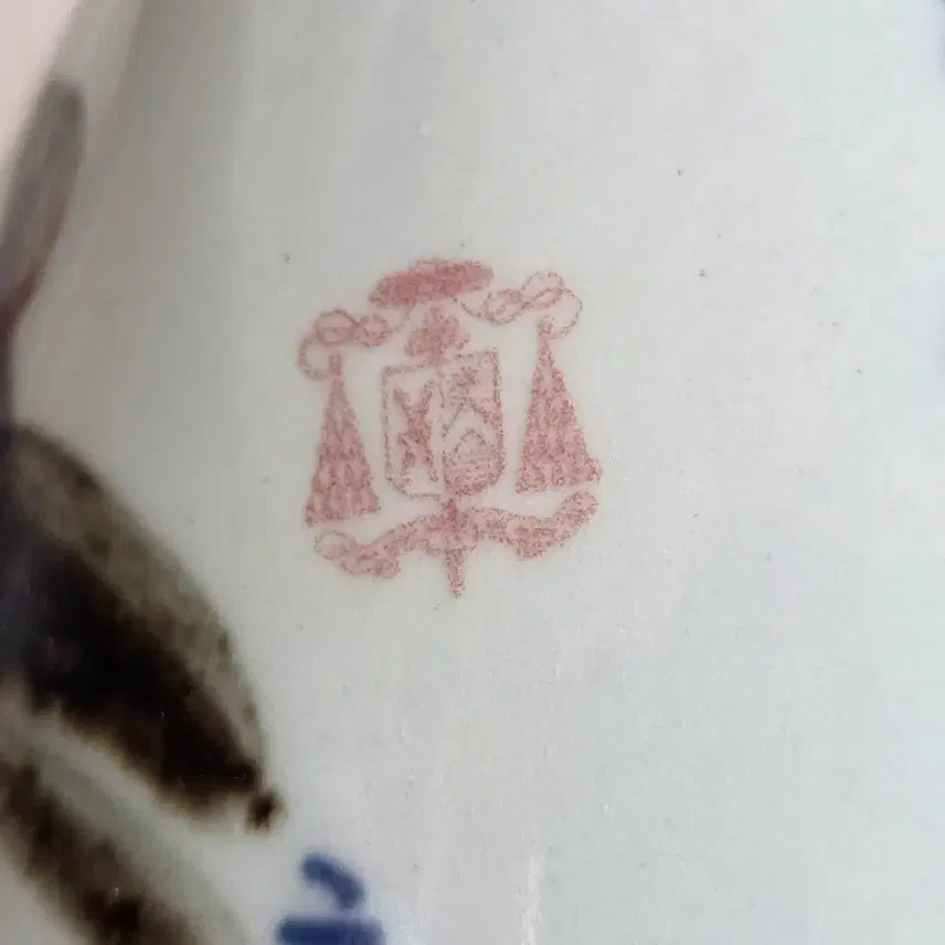 [BUNJANG] Cardinal Kim Sou-hwan Celadon and White Porcelain Ceramic Catholic圣物 / 김수환 추기경 도자기 청자 백자 추기경 도자기 가톨릭 성물