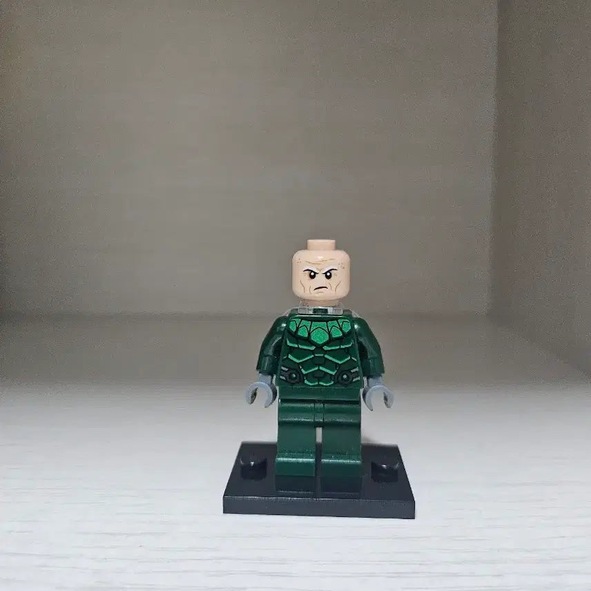 [BUNJANG] LEGO Marvel Spider-Man Vulture Minifigure (76114) / 레고 마블 스파이더맨 벌처 미니피규어 (76114)