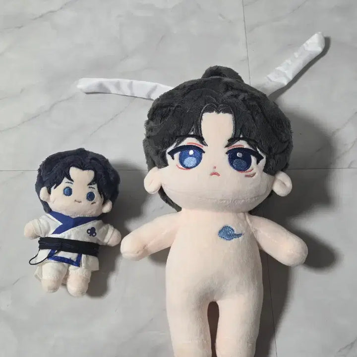 [BUNJANG] HwasanGwiHwan Lee Songbaek Goods Bundle Set - Unofficial Plush Toys (2 Types), Official Booklet (1 Type) / [일괄] 화산귀환 이송백 굿즈 비공식 인형 2종 공식 단행본 1종
