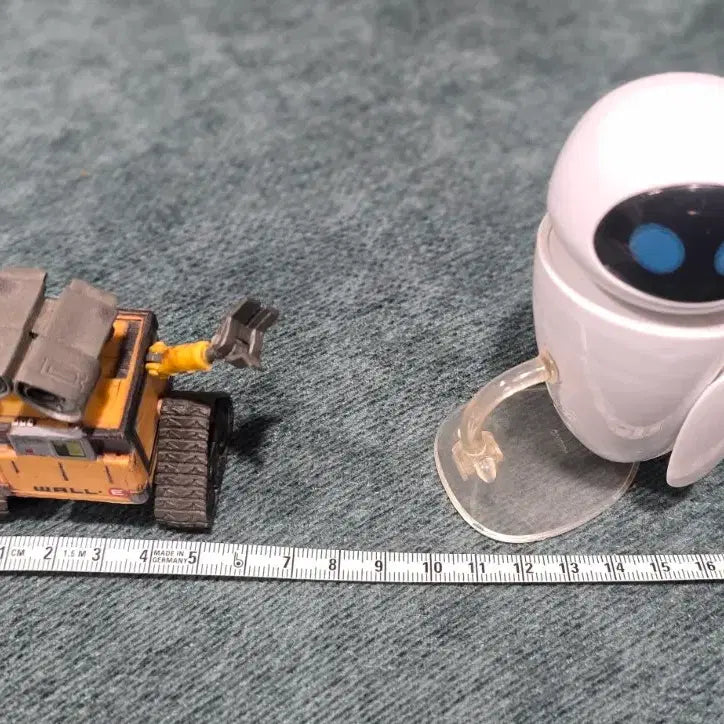 [BUNJANG] WALL-E &amp; EVE Figure Set / 월-E &amp; EVE 피규어