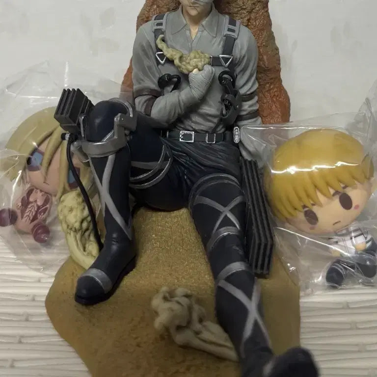 [BUNJANG] Attack on Titan Levi Figure C-ver, Choconeco / 진격의 거인 리바이 피규어 C상,초코노코