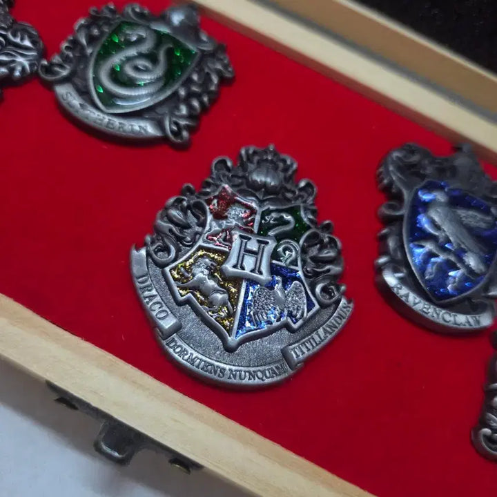 [BUNJANG] Harry Potter House Badge Set / 해리포터 기숙사 뱃지 세트