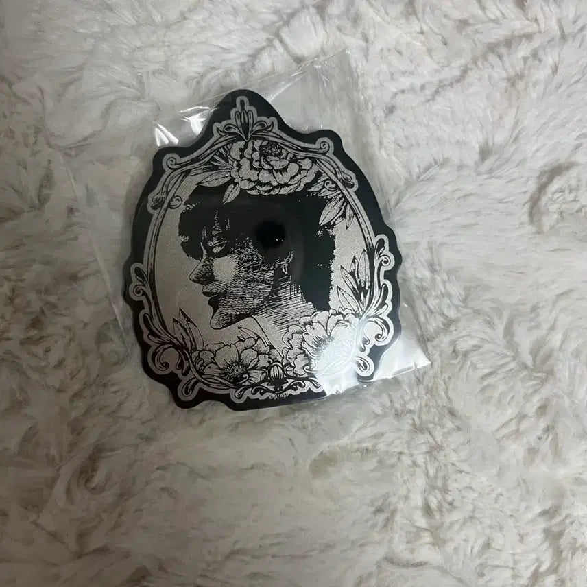 [BUNJANG] Junji Ito Crossroads Bishonen Badge / 이토준지 사거리 미소년 뱃지 판매합니다!