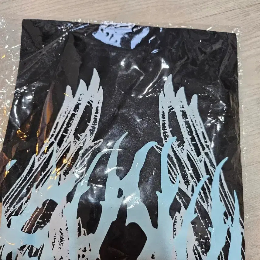 [BUNJANG] Iro 25th Birthday Scosism T-Shirt / 이로 25 생일 티셔츠 스코시즘