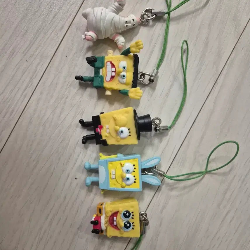 [BUNJANG] Bandai SpongeBob Party Collection Figure Keychain (2007) / 2007년 고전 반다이 스폰지밥 파티컬렉션 피규어 키링 새상품