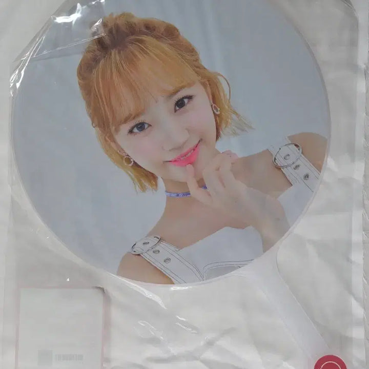 [BUNJANG] IZ*ONE Kim Chaewon Image Picket (Sealed) / 아이즈원 김채원 이미지 피켓 미개봉