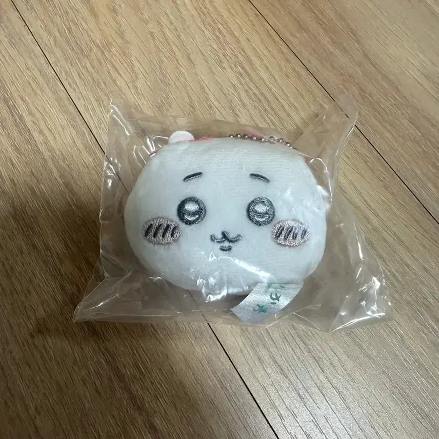 [BUNJANG] Chiikawa Face Ribbon Mirror Keychain / 치이카와 얼굴모양 리본 거울 키링