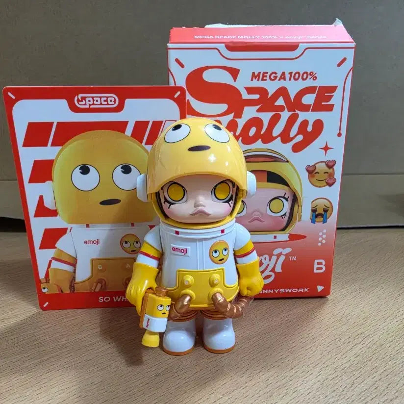 [BUNJANG] Pop Mart Space Molly Emoji Figure (What Do You Mean Face) / 팝마트 스페이스 몰리 이모지 피규어(어쩌라고 표정)