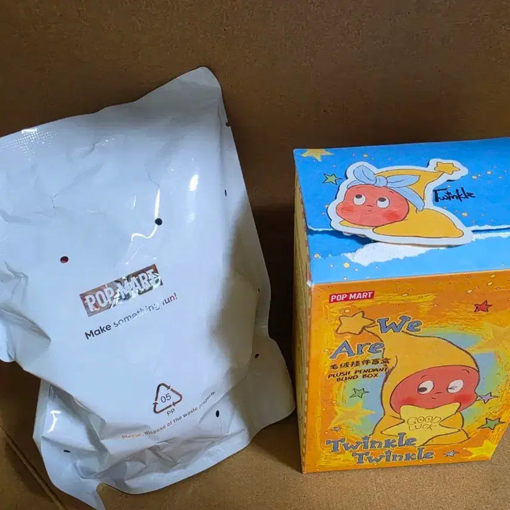 [BUNJANG] Pop Mart We Are Twinkling Star Series Keyring (Little Cutie) / 팝마트 우리는 반짝반짝 작은별 시리즈 키링(리틀큐티)