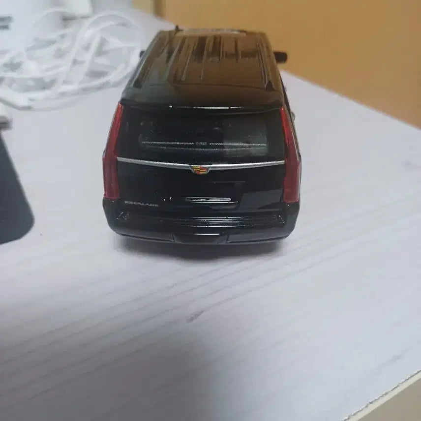 [BUNJANG] Cadillac Escalade Black 1:24 Diecast Model / 캐딜락 에스컬레이드 블랙 1:24다이캐스트