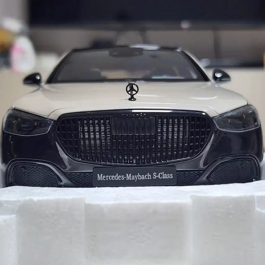 [BUNJANG] Almost Real 1:18 Mercedes-Benz Maybach S680 Night Edition Diecast / 1:18 올모스트리얼 벤츠 마이바흐 S680 나이트에디션 다이캐스트