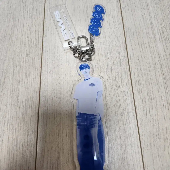 [BUNJANG] Byeon Woo Seok Official Acrylic Keyring / 변우석 공식 키링 굿즈