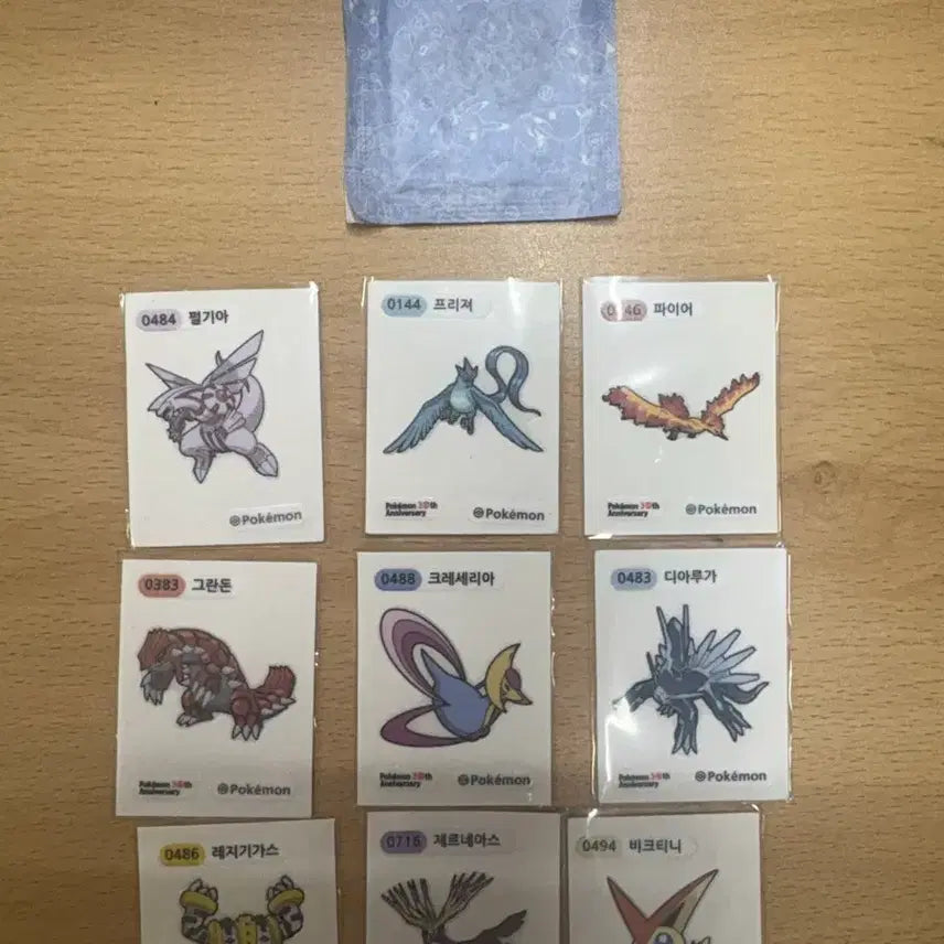 [BUNJANG] Legendary Pokémon Stickers Bundle / 전설포켓몬, 리자몽들 띠부실 팝니다~~