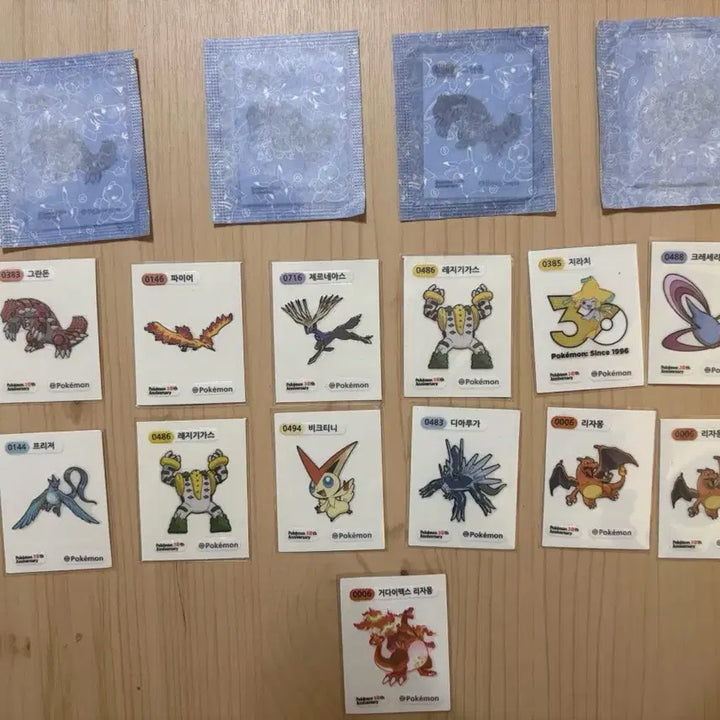 [BUNJANG] Legendary Pokémon Stickers Bundle / 전설포켓몬, 리자몽들 띠부실 팝니다~~