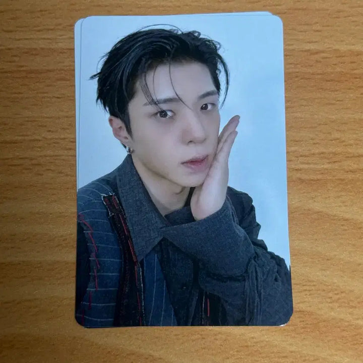 [BUNJANG] ONF Wyatt Open The Door Tower Records Photocard / 온앤오프 와이엇 오픈더도어 타워레코드 포카