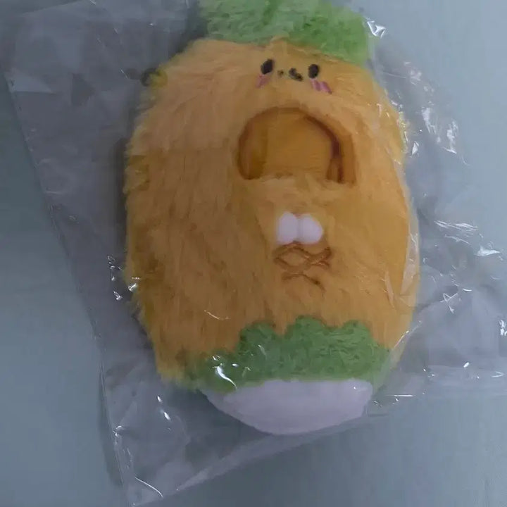 [BUNJANG] Baekhyun Teddy Bear Keychain + Pineapple Outfit Bundle Set / 백현터래기인형 키링+ 파인애플키링옷 일괄양도