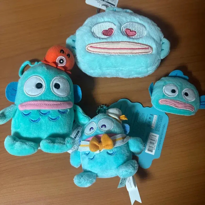 [BUNJANG] Hangyodong Pouch, Wallet, and 3-Piece Keyring Bundle Set / 한교동 파우치겸지갑 및 키링3종(일괄)