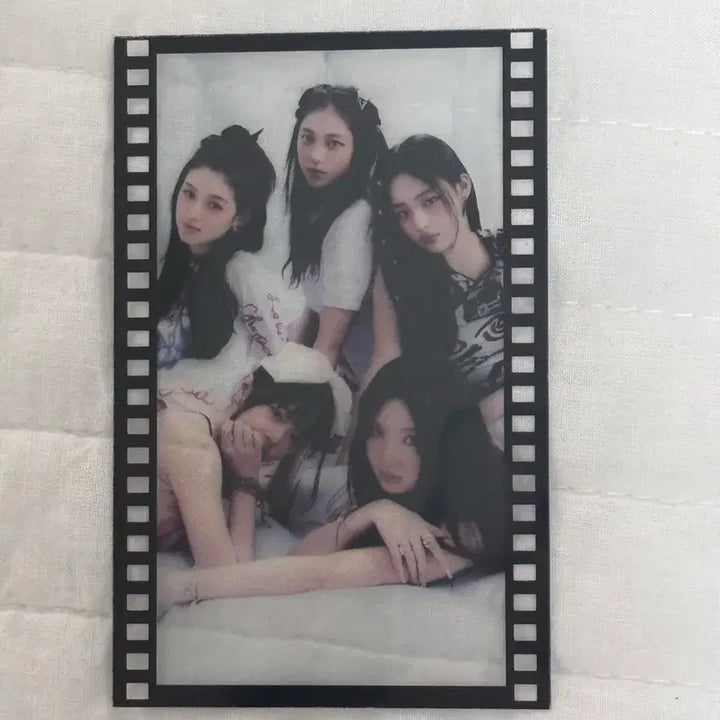 [BUNJANG] NewJeans Aladdin Lucky Draw Film Photocard / 뉴진스 알라딘 특전 필름형 포토카드