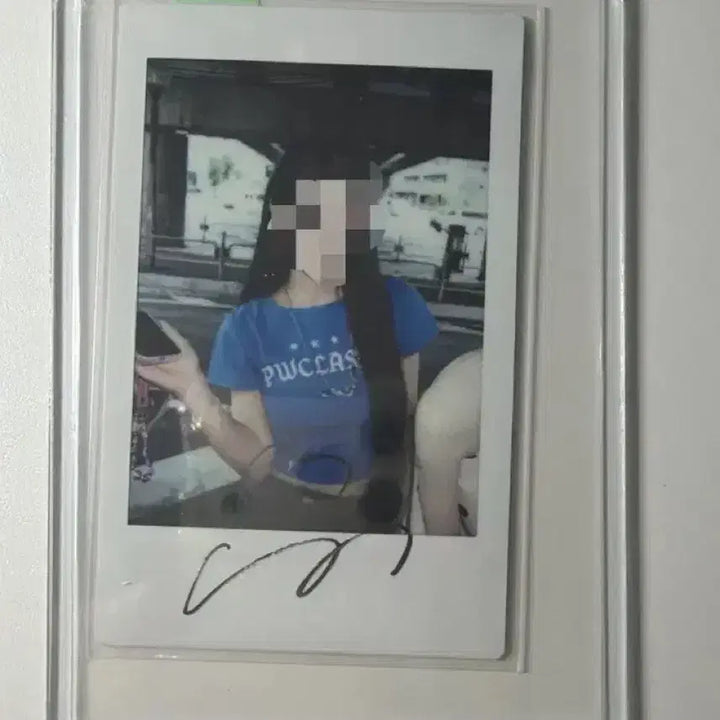 [BUNJANG] tripleS Mayu Music Video Outfit Signed Polaroid / 트리플에스 뮤비 착장 마유 싸폴 싸인 폴라로이드