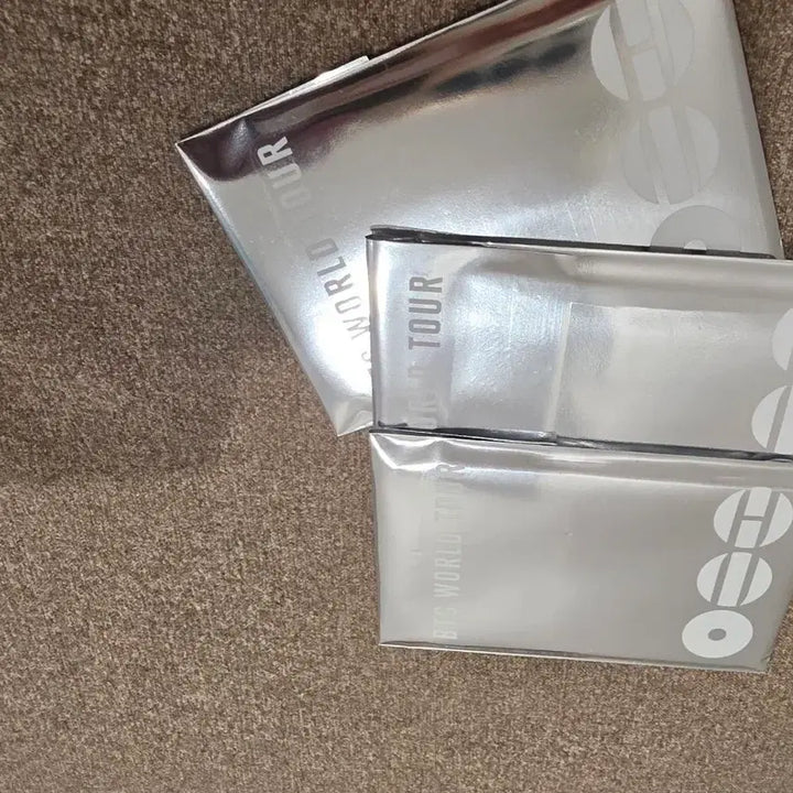 [BUNJANG] BTS World Tour Photocard Set (3 Unsealed) / 방탄소년단 BTS WORLD TOUR 포토카드 3개  미개봉