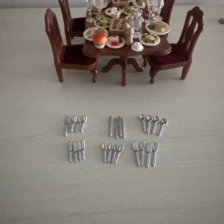 [BUNJANG] Sylvanian Families 4-Person Dining Set &amp; Dinner Set Bundle / 일괄)단종)올드)실바니안 4인 식탁세트 디너식사세트 디너세트