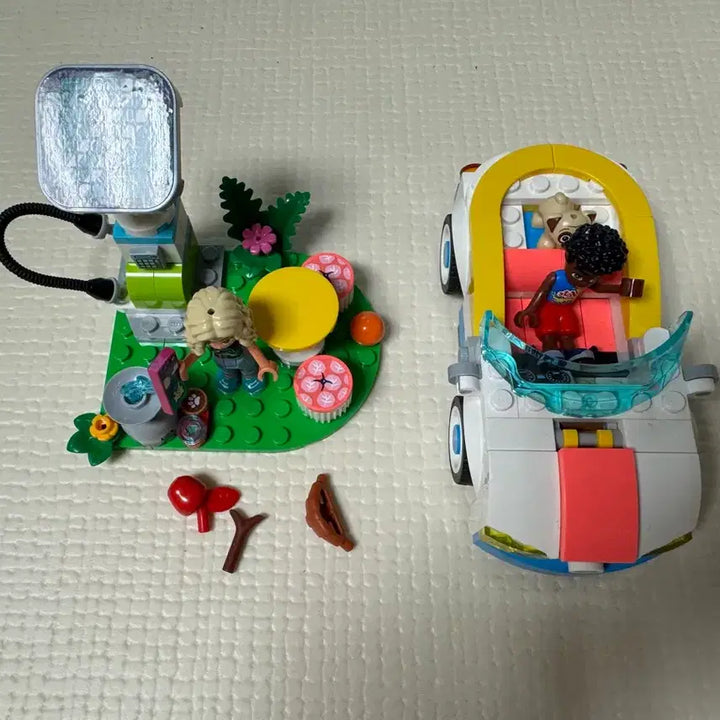 [BUNJANG] LEGO Friends 42609 Camper Van Set / 레고 프렌즈 42609 캠핑카