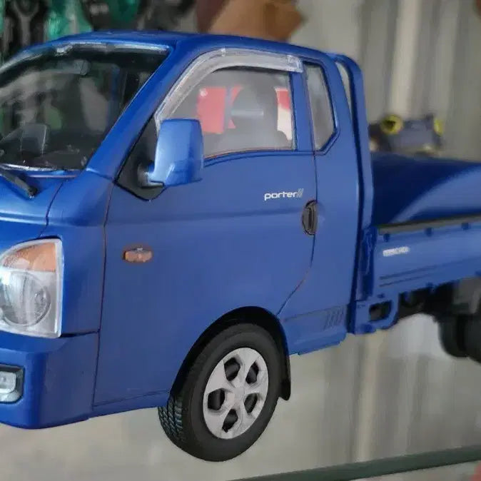 [BUNJANG] Academy Hynudai Porter 2 Plastic Model Kit - Assembled Display Model / 아카데미 현대 포터2 프라모델 완성품