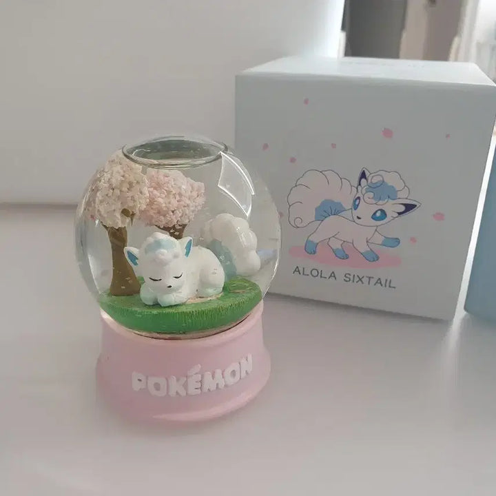 [BUNJANG] Pokemon Alolan Vulpix Cherry Blossom Snow Globe / 포켓몬스터 벚꽃 스노우볼 알로라 식스테일