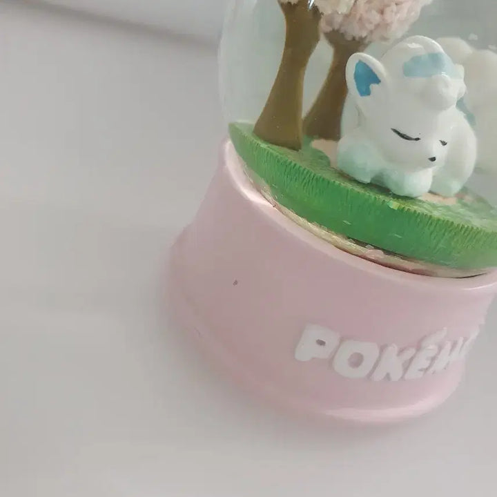 [BUNJANG] Pokemon Alolan Vulpix Cherry Blossom Snow Globe / 포켓몬스터 벚꽃 스노우볼 알로라 식스테일