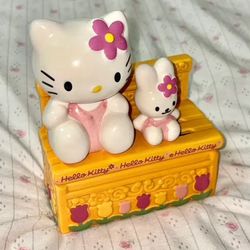 [BUNJANG] 2005 Hello Kitty Ceramic Coin Bank / 고전 2005 헬로키티 캐시보관함 저금통