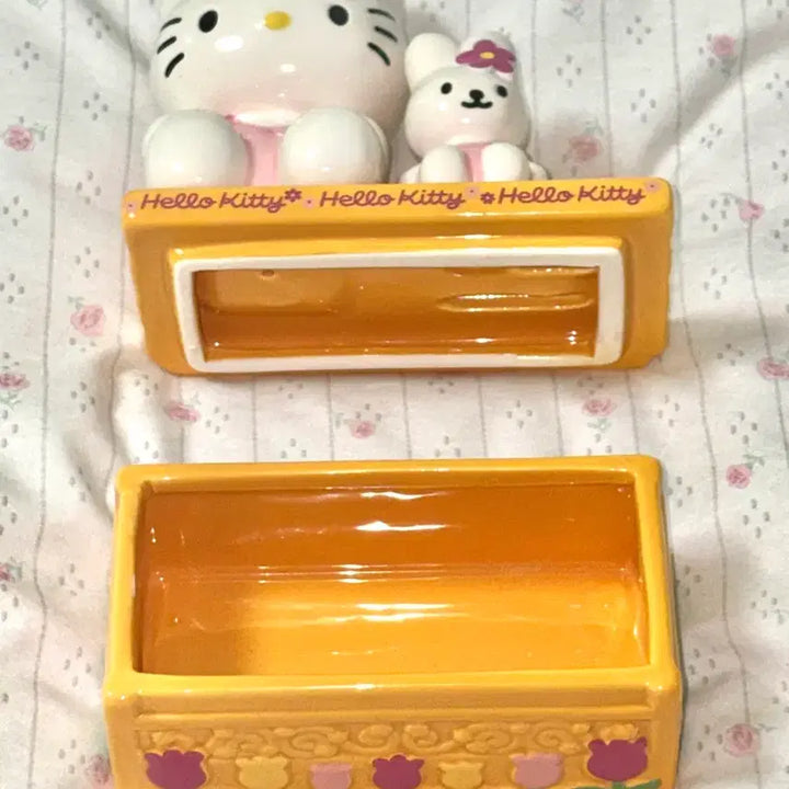 [BUNJANG] 2005 Hello Kitty Ceramic Coin Bank / 고전 2005 헬로키티 캐시보관함 저금통
