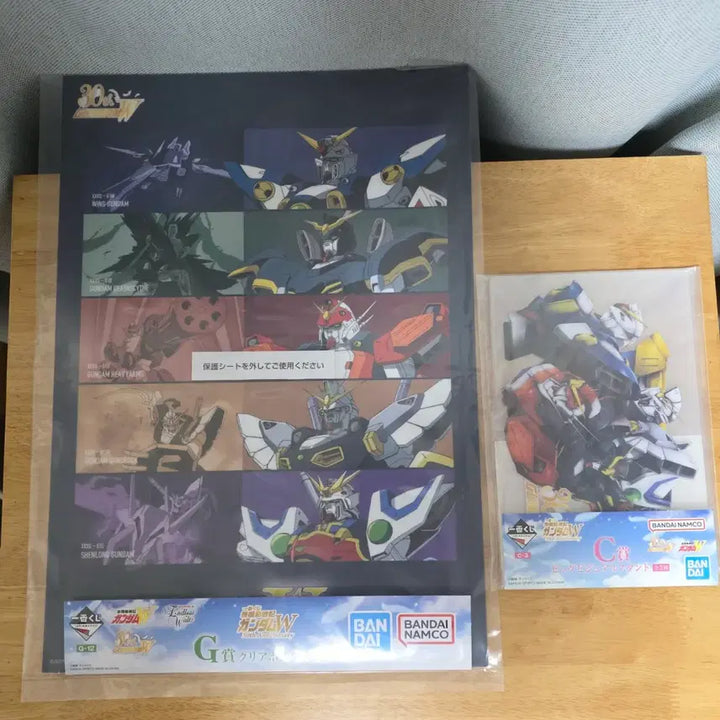 [BUNJANG] Bandai Mobile Suit Gundam Wing 30th Anniversary Lottery C Prize &amp; G Prize Poster Bundle Set / 반다이 신기동전기 건담W 30주년 쿠지 C / G 상 일괄판매