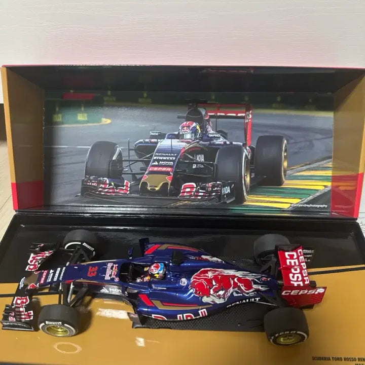 [BUNJANG] Minichamps F1 Toro Rosso STR10 Max Verstappen Debut Race Limited Edition 1:18 Scale Model / 미니챔프 F1 토로소로 STR10 막스 베르스타펜 데뷔 경기 한정판 모델