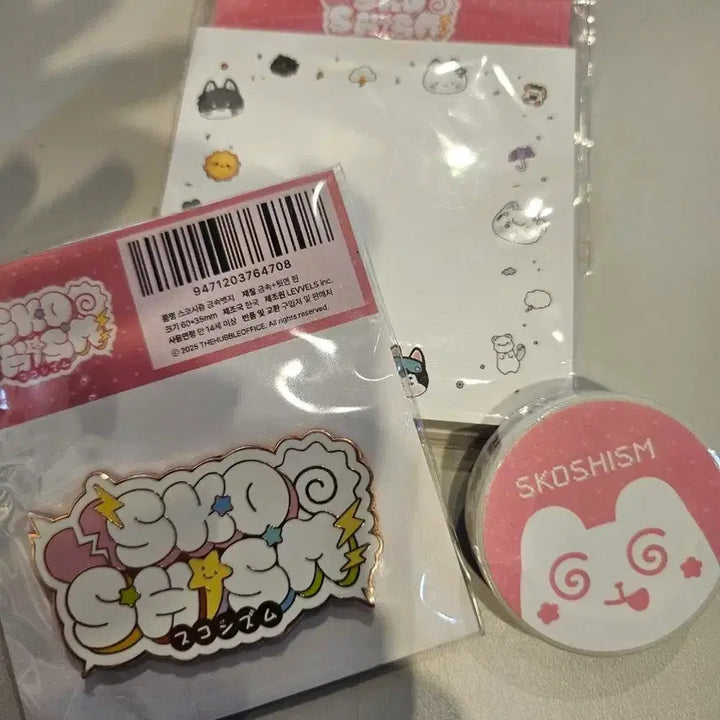 [BUNJANG] Sucosism 3-Set Bundle (Pin Button / Sticker / Memo Pad) / 오늘만 트가 스코시즘 3종 일괄 <핀버튼 / 스티커 / 메모지>